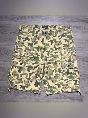 2000s LRG lifted research group baggy panda camo cargo shorts, men’s 36